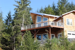 Exterior - Wrangell Narrows Seaside Getaway with Hot Tub (Petersburg)