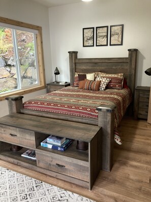 1 bedroom, WiFi, bed sheets - Wrangell Narrows Seaside Getaway with Hot Tub (Petersburg)
