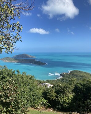サンラウンジャー、ビーチタオル