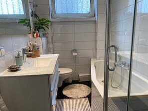 Free toiletries, hair dryer, towels, toilet paper - Home in the heart of Mannheim/Fast Wifi/Netflix (Mannheim)