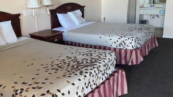 Basic Double Room | Laptop workspace, blackout drapes, iron/ironing board, free WiFi