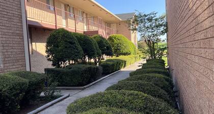 Hallmark Inn and Suites