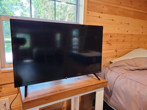 3 chambres, bureau, Wi-Fi, literie fournie