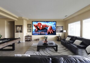 Smart TV, chimenea, videojuegos y futbolito 
