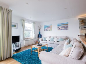Cottage | Living area | DVD player - Slipway 21 (Wadebridge)