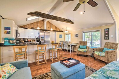 Lakeside Kent Home w/ Pier + Boat Ramp Access