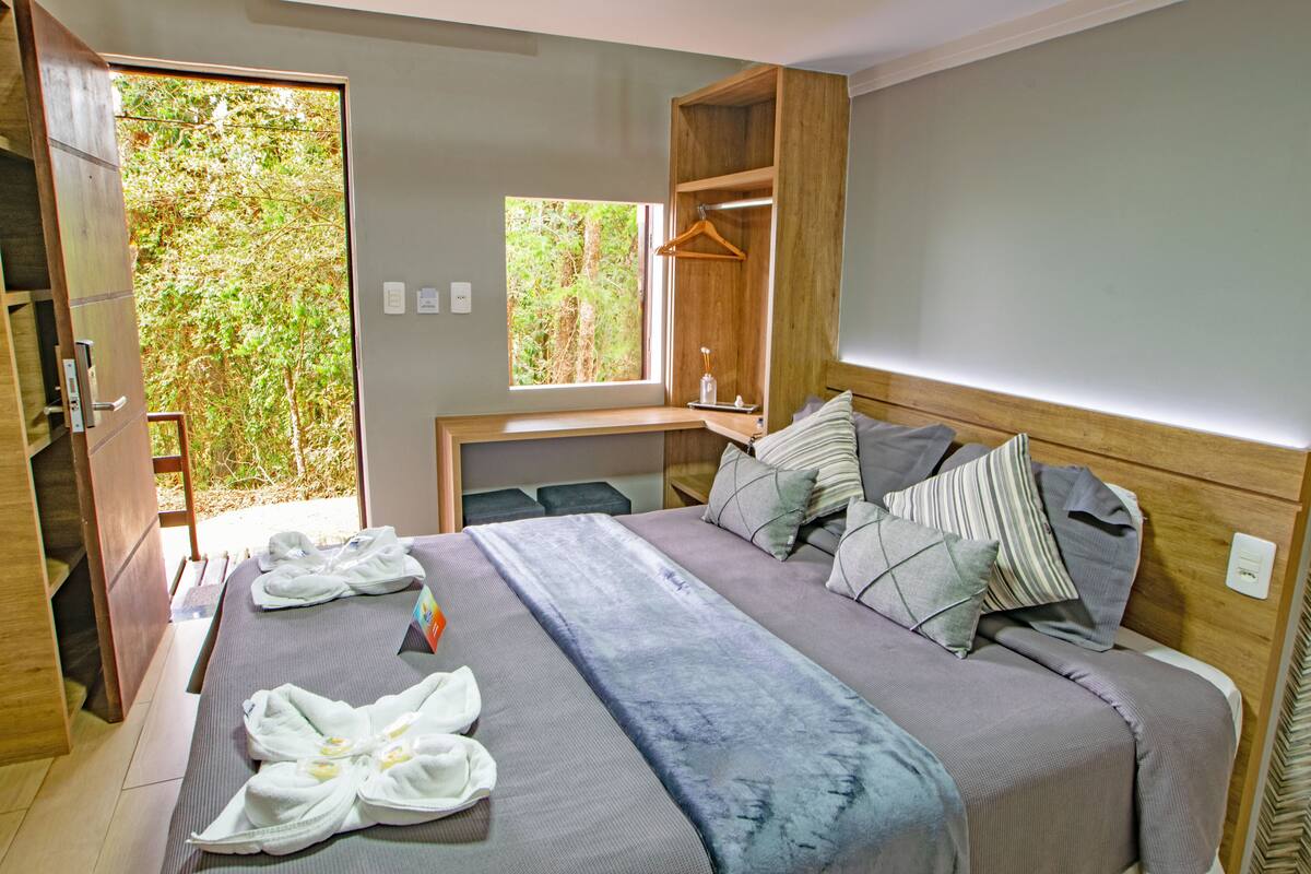 Cabana luxo | 1 quarto, frigobar, cofres nos quartos, cortinas blackout