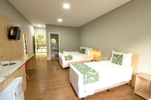 华丽开间 | 迷你吧、客房内保险箱、遮光窗帘、免费婴儿床