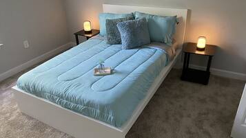 2 室のベッドルーム、アイロン / アイロン台