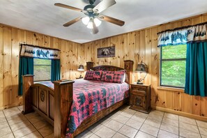 4 bedrooms, iron/ironing board, travel cot, free WiFi - Next Door to Dollywood 🔥 Fire Pit 👙 Hot Tub 👑 King Beds 💥 Pigeon Forge GSMNP (Pigeon Forge)