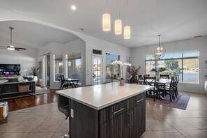 Dining - The Vistas - Lakefront Luxury Home / Mountain Views, Heated Pool with Private Pontoon Boat (Glendale)