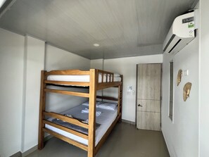 2 chambres, Wi-Fi gratuit, draps fournis