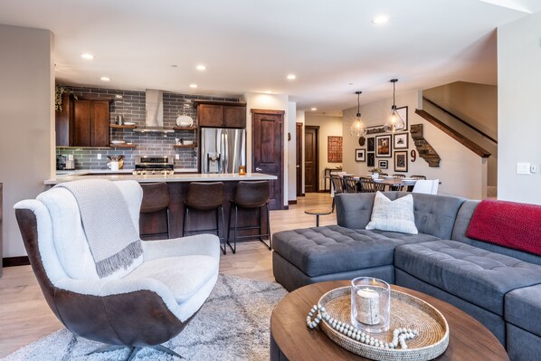 Smart TV, fireplace, ping pong, offices