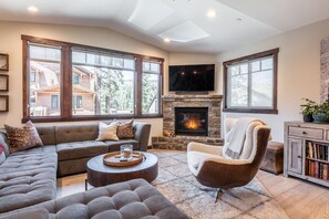 Smart TV, fireplace, ping pong, offices