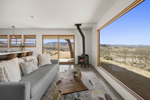 Pipe`s Perch(Close to Joshua Tree NP)