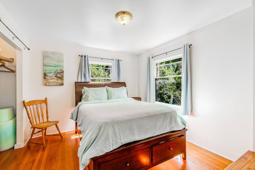 Darling Cottage in the Trees w\/ Free WiFi, Full Kitchen, Wood Stove, & Gas Grill