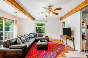 Fernseher, Stereoanlage