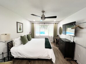 5 bedrooms, desk, iron/ironing board, travel crib