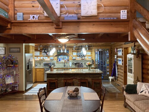 Lake living in a relaxed family and pet-friendly home