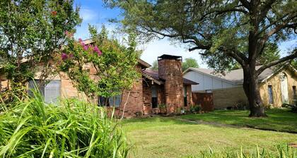 Clean and Neat. Full home