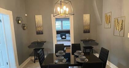 *Newly Remodeled* The Southern Blue Hideaway