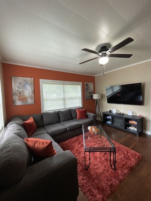 Televisie en een open haard