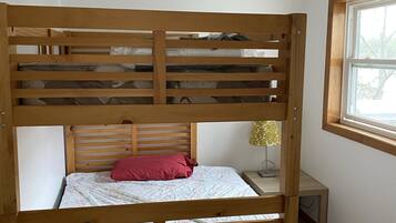 3 bedrooms, free WiFi, bed sheets