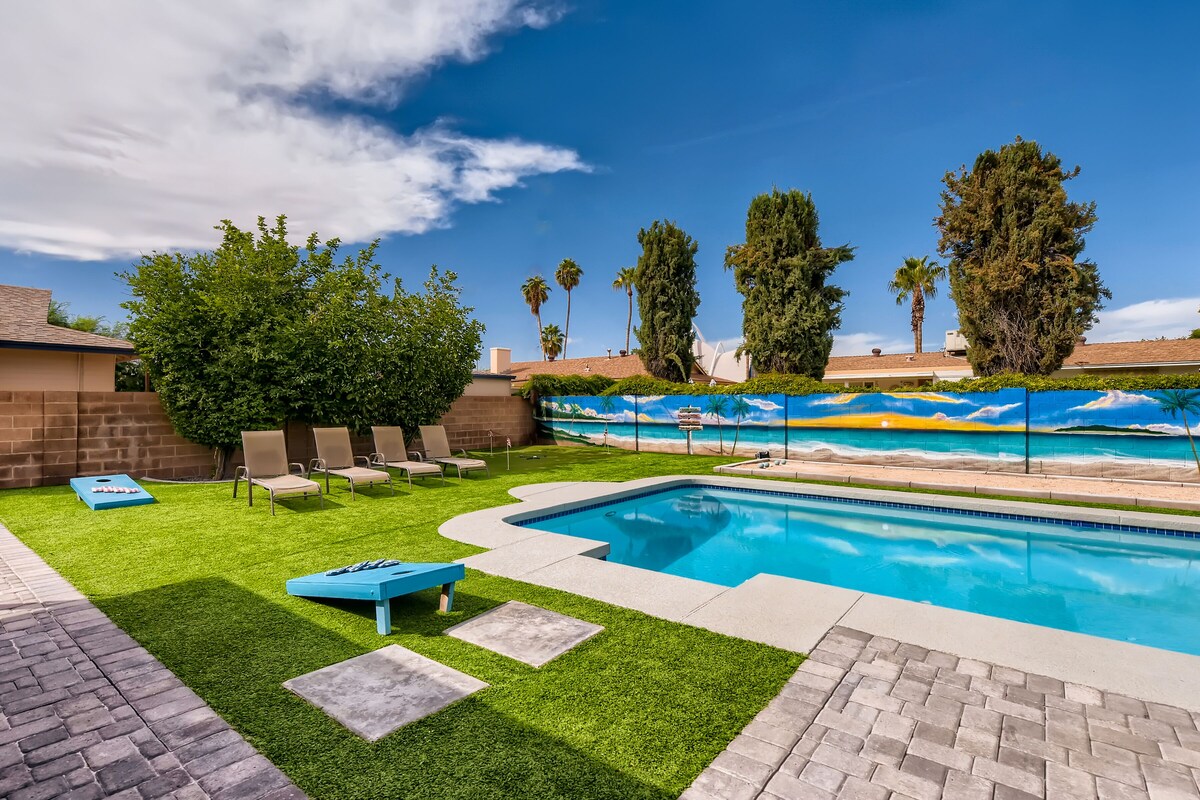 Scottsdale Tropic- Large Pool, Fire Pit, Hot tub, Bocce, child & pet friendly