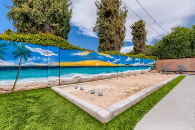 Scottsdale Tropic- Large Pool, Fire Pit, Hot tub, Bocce, child & pet friendly