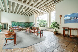 Interior - Tropical Paradise: Relaxing 1BR Condo Near Magic Sands Beach (Kailua-Kona)