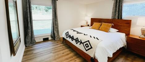 2 bedrooms, iron/ironing board, travel cot, free WiFi