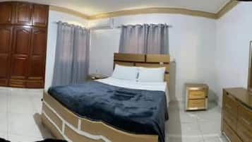 3 bedrooms, iron/ironing board, WiFi