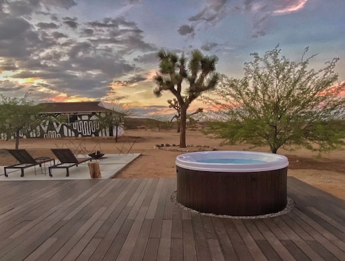 The Ocotillo*Secluded Stargazing*Hot Tub*Stunning Views*Hiking*Art Gallery