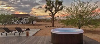 The Ocotillo - Secluded Stargazing, Stunning Views, Art, Hot tub & Pet Friendly!