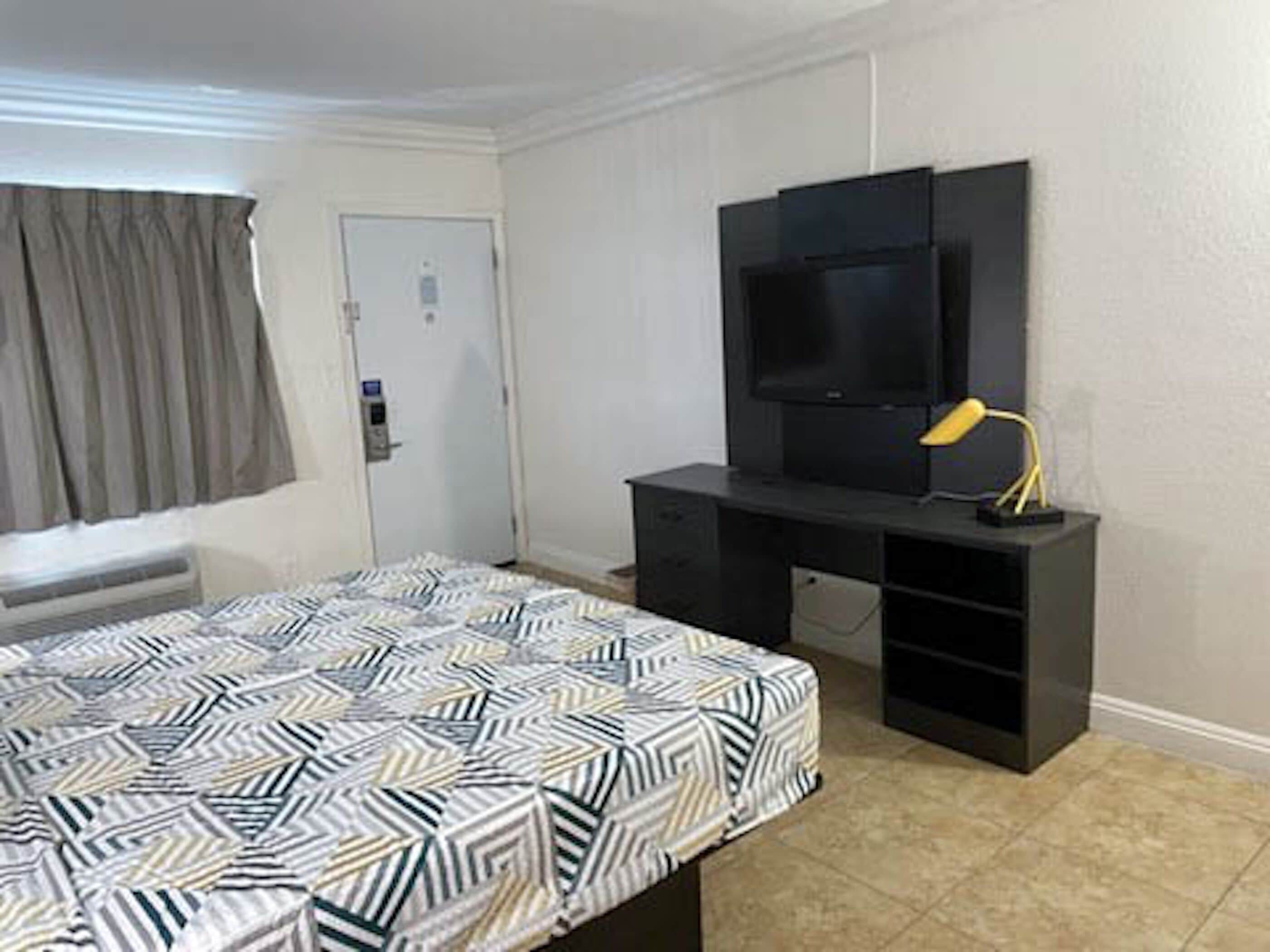 room no.6 ルームナンバー6 ROOM NUMBER SIX Studio 6 North Las Vegas, NV Reviews, Deals & Photos 2025