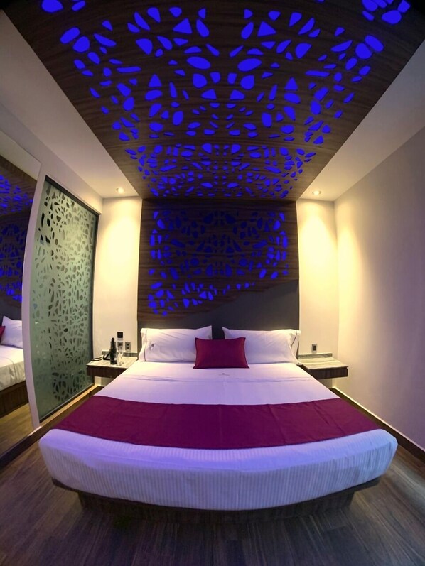 Habitació individual Comfort | Caixa forta a l'habitació, wifi gratuïta i roba de llit