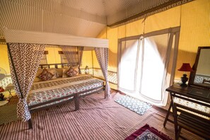 Desk, free WiFi, bed sheets