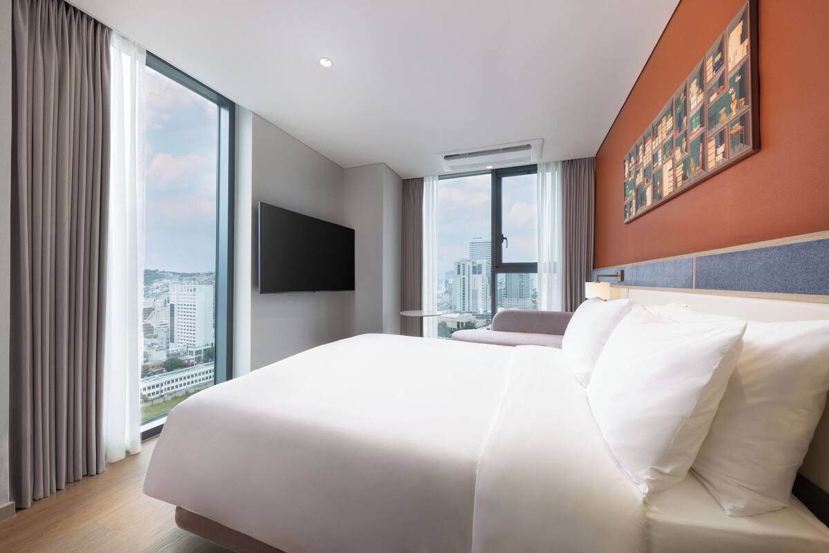 Classic Room, 1 Double Bed | In-room safe, soundproofing, iron/ironing board (on request)