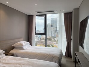 In-room safe, soundproofing, iron/ironing board, free WiFi - Hotel U5 (Seoul)