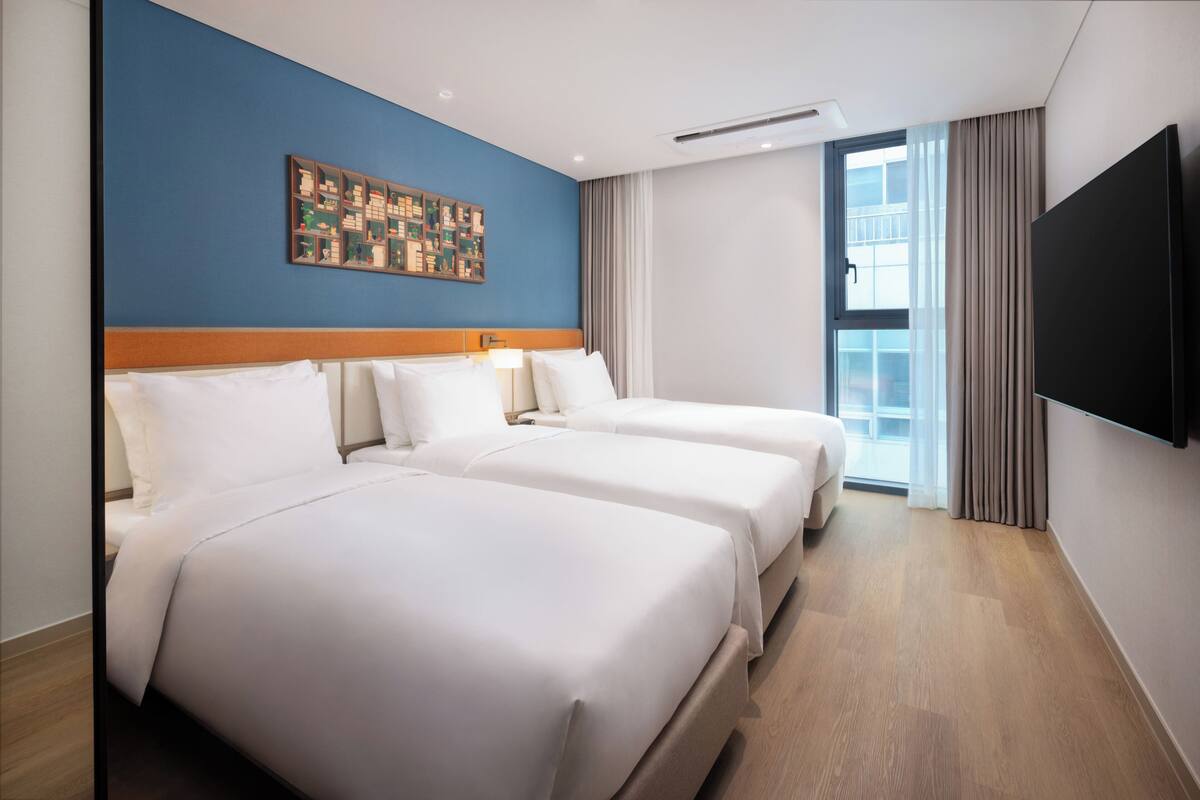 Room, 3 Twin Beds | In-room safe, soundproofing, iron/ironing board (on request)