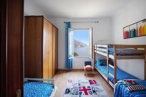 2 bedrooms, iron/ironing board, free WiFi, bed sheets - Villa "Lardarina" close to the Beach with Sea View, Terrace & Wi-Fi (corniglia)