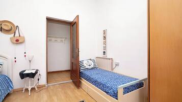 2 chambres, fer et planche Ă  repasser, Wi-Fi gratuit, draps fournis