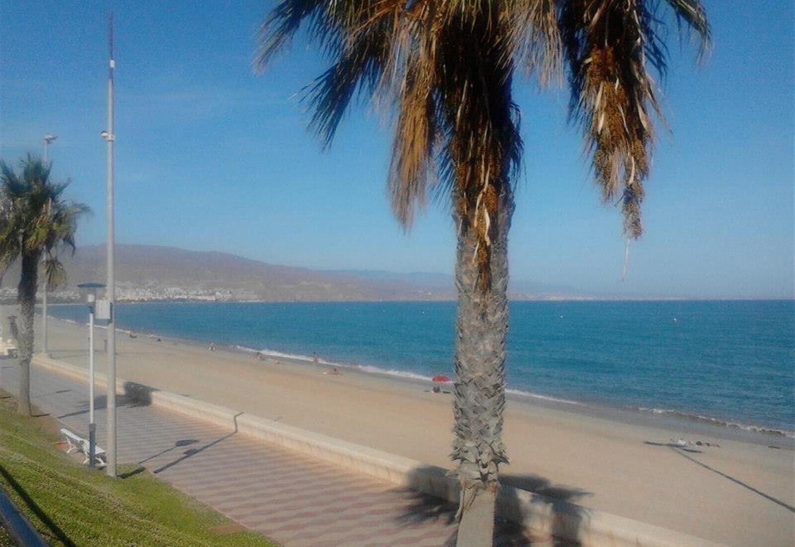 Una spiaggia nelle vicinanze
