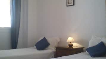 1 chambre, fer et planche Ă repasser, Wi-Fi gratuit, draps fournis