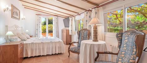 3 habitaciones, tabla de planchar con plancha y wifi gratis