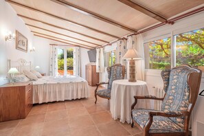 3 chambres, fer et planche à repasser, Wi-Fi gratuit, draps fournis