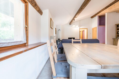 Apartment Agriturismo "Al Gallo Nero Lilla" near Lake Garda with Garden & Wi-Fi
