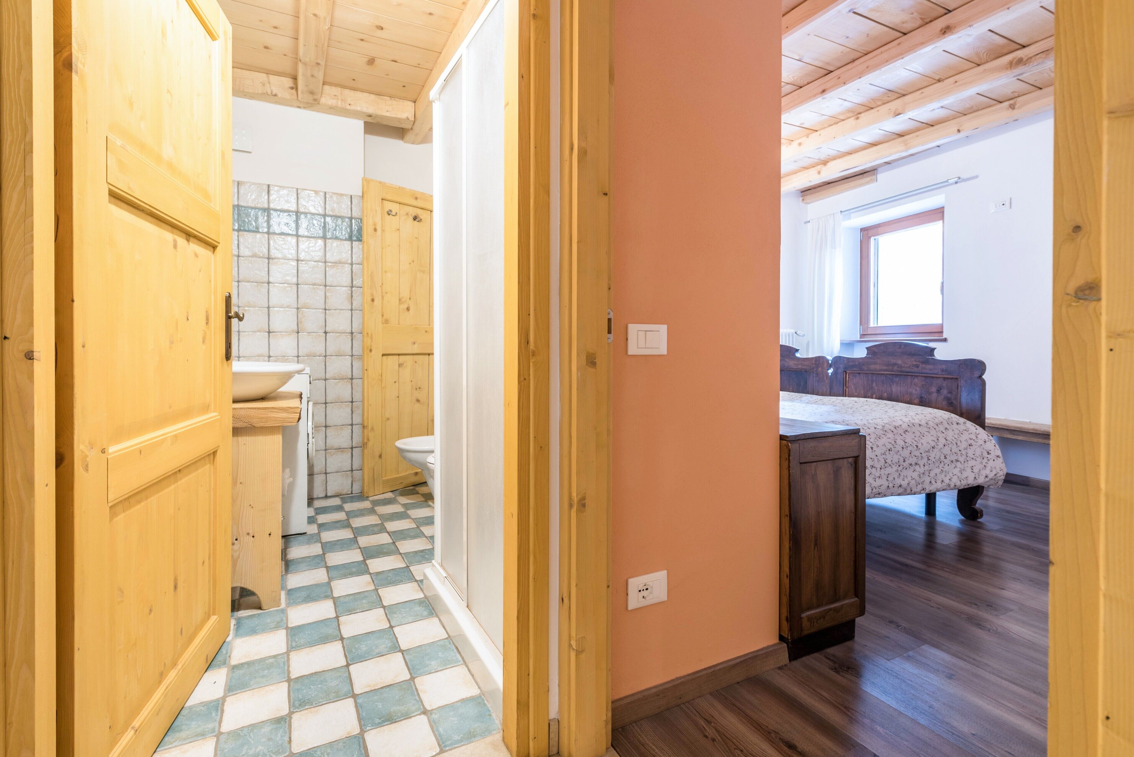 1 室のベッドルーム、WiFi (無料)、ベッドシーツ