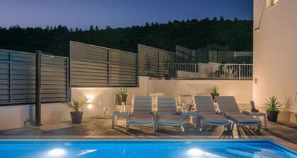 Villa Mari with private pool