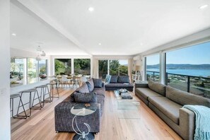 TV, DVD player, books, offices